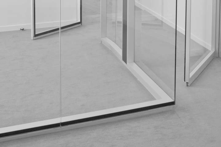Nicolas Dahan, Anthracite Grey Office