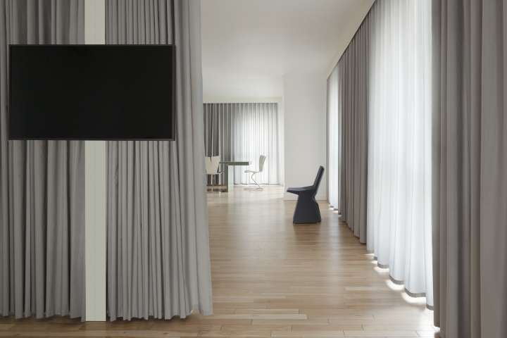Nicolas Dahan, Curtains and Light, Nicolas Dahan apartment in paris, appartement paris, photographie : © Vincent Leroux